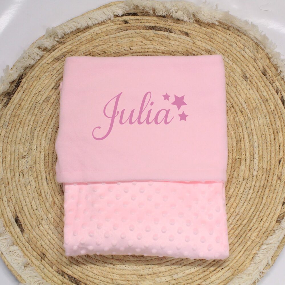 roze meisjes babydekentje met naam en sterren. noppen deken