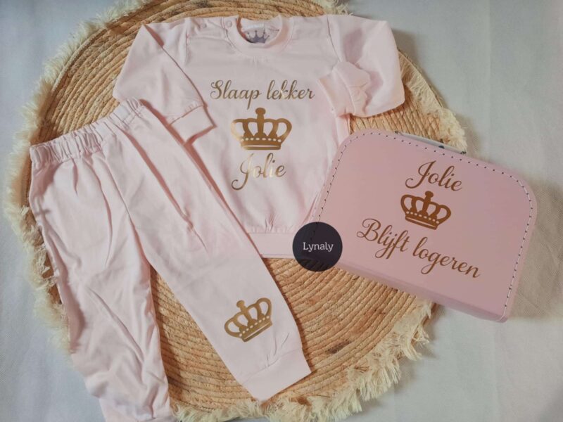 Pyjama met koffertje