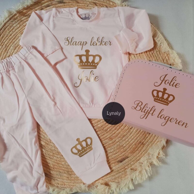 Pyjama met koffertje